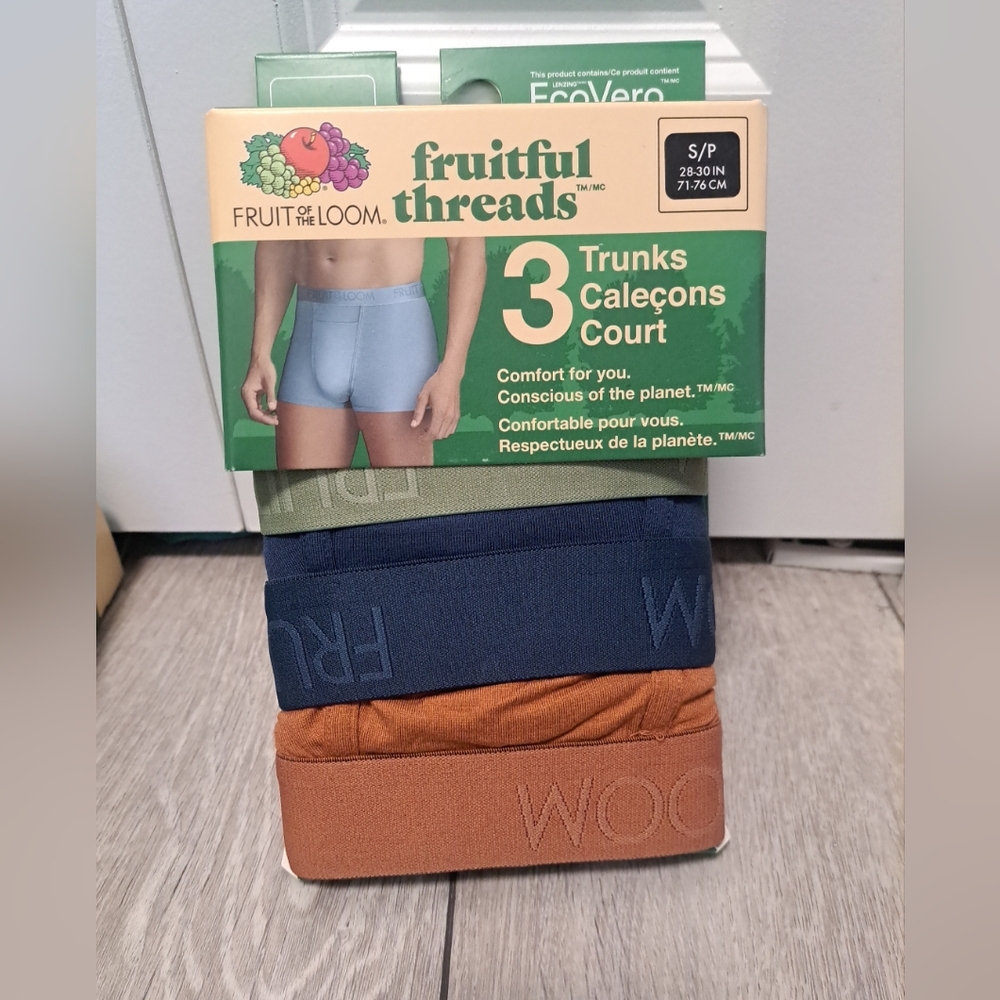 Brand New Pack Of Fruit of the Loom Men's 3 Pairs Trunks. Size Small Only